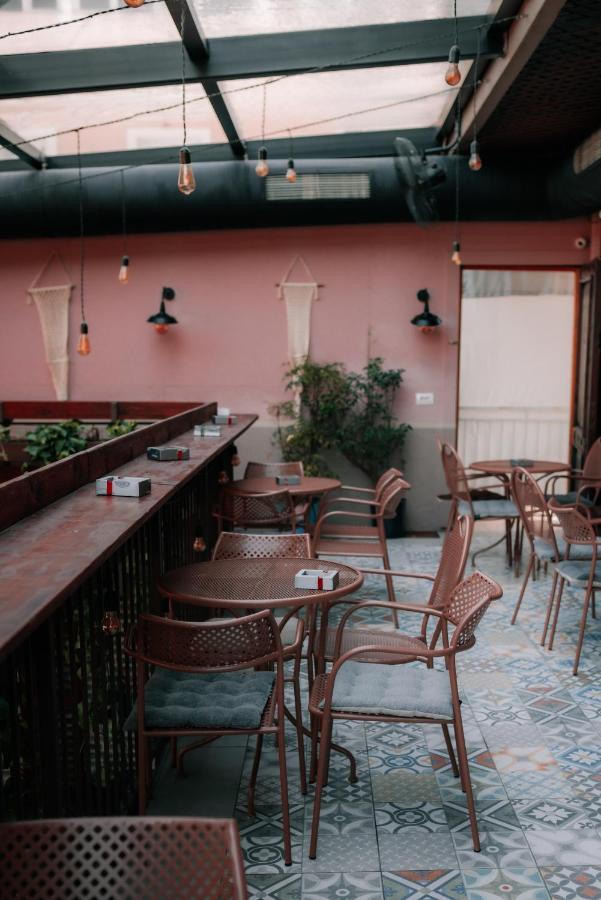 Bed Station Hostel & Bar Shkodër Екстериор снимка