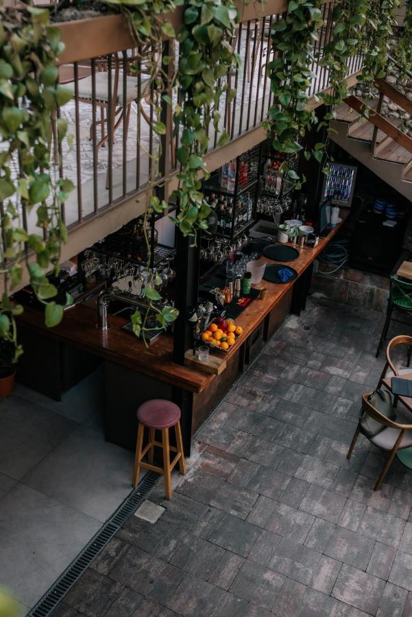 Bed Station Hostel & Bar Shkodër Екстериор снимка
