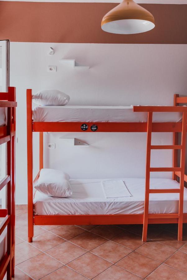 Bed Station Hostel & Bar Shkodër Екстериор снимка